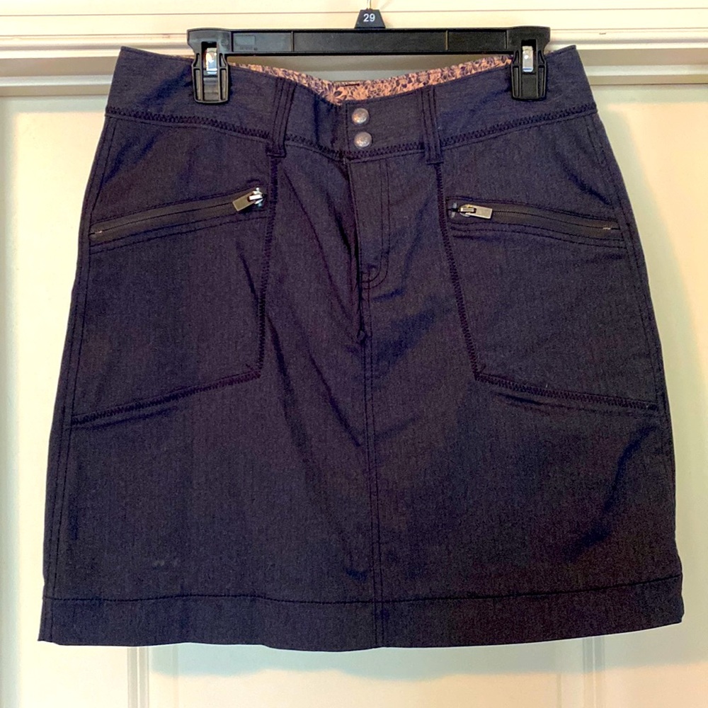 Athleta - size 8 skirt!